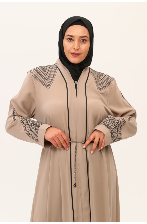 BÜYÜK BEDEN TAŞLI VE NAKIŞLI KREP KUMAŞ KADIN BÜYUK BEDEN FERACE - BEJ