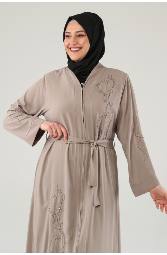 NAKIŞLI TAŞLI FERMUARLI FERACE - SÜTLÜ KAHVE